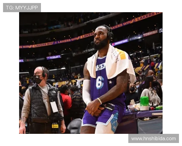 弗拉格近期状态火热场均贡献205分6板37助15断真实命中率超六成