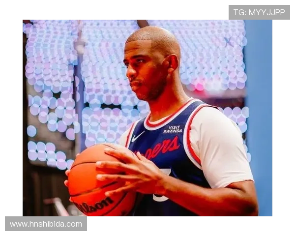 快船备战广州训练照曝光保罗小卡哈登科林斯齐聚场上展现默契